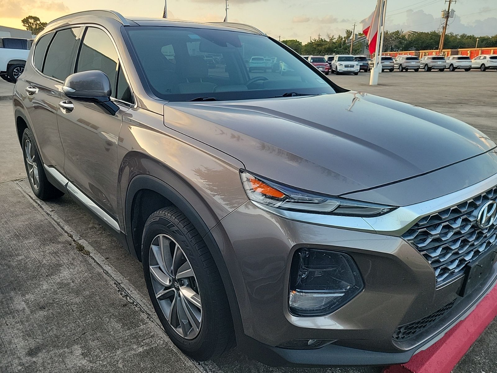 Earthy Bronze 2020 Hyundai Santa Fe 2.4L SEL FWD SUV / Crossover Front-Wheel Drive 8-Speed Automatic