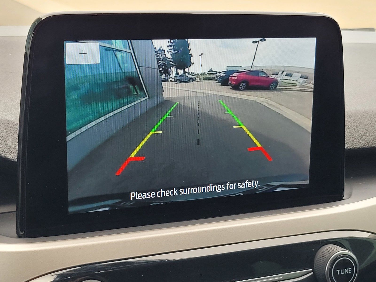 Used 2022 Black Ford SE image 27