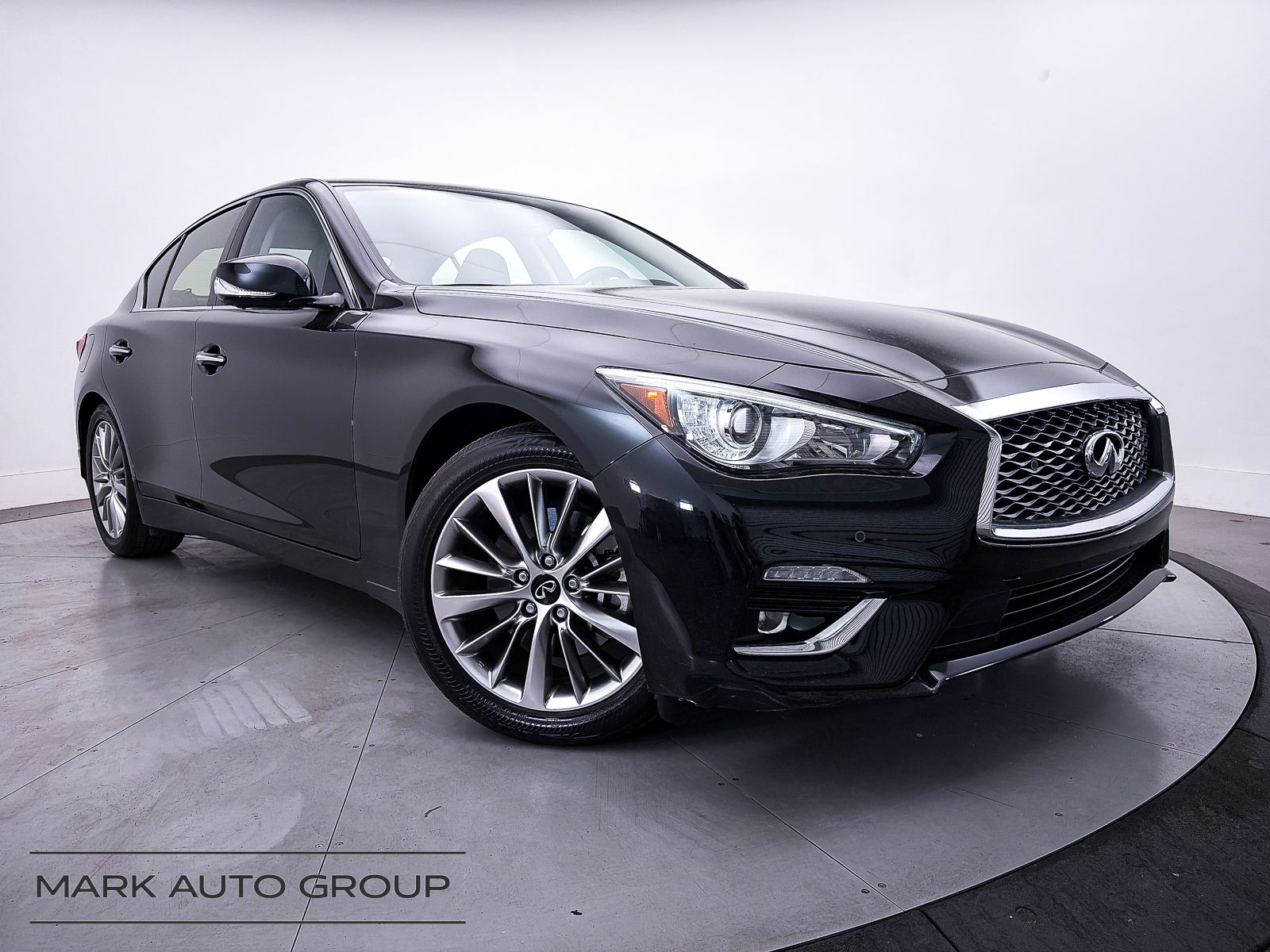 2023 INFINITI Q50 LUXE