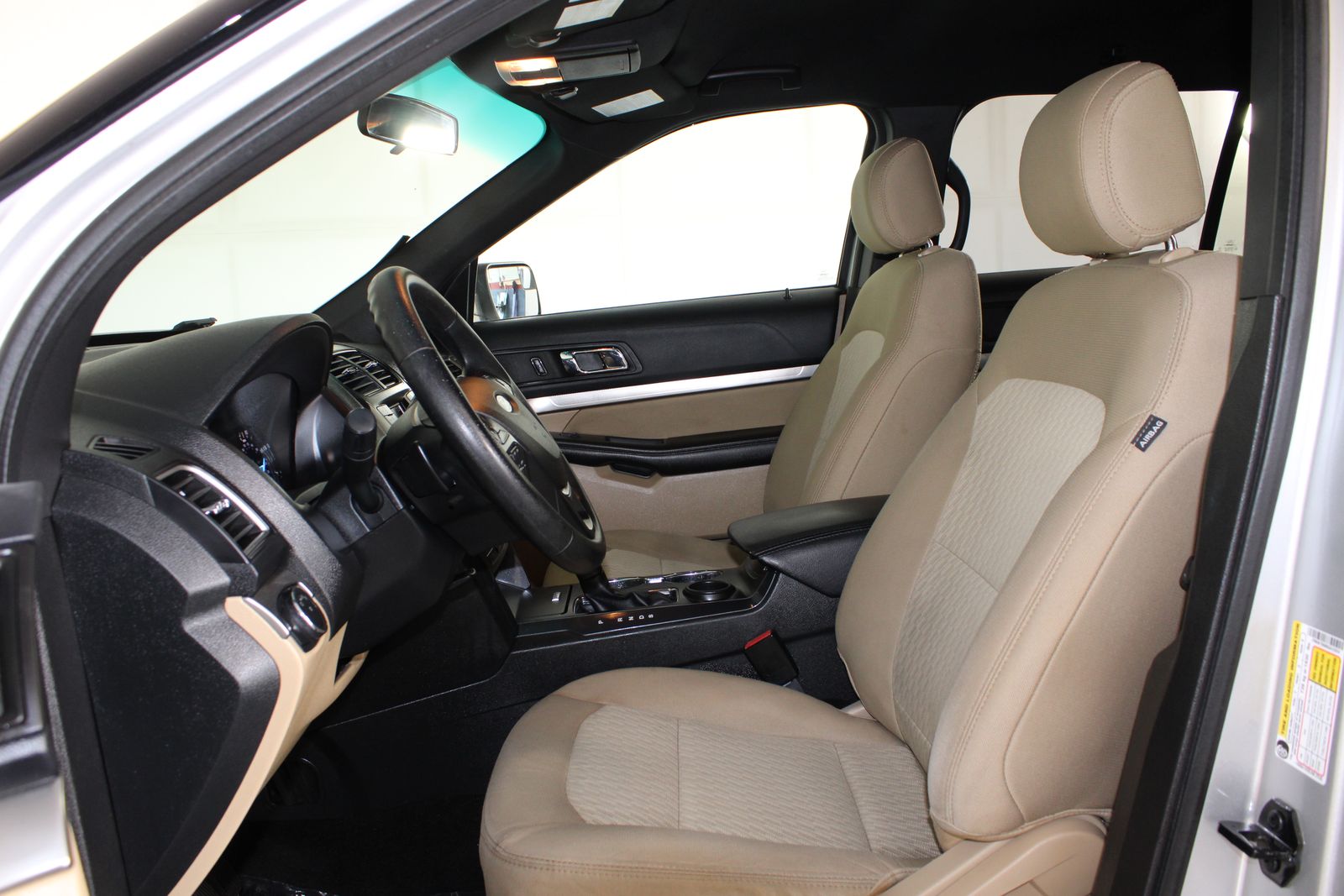 Used 2016 Silver Ford Base image 13
