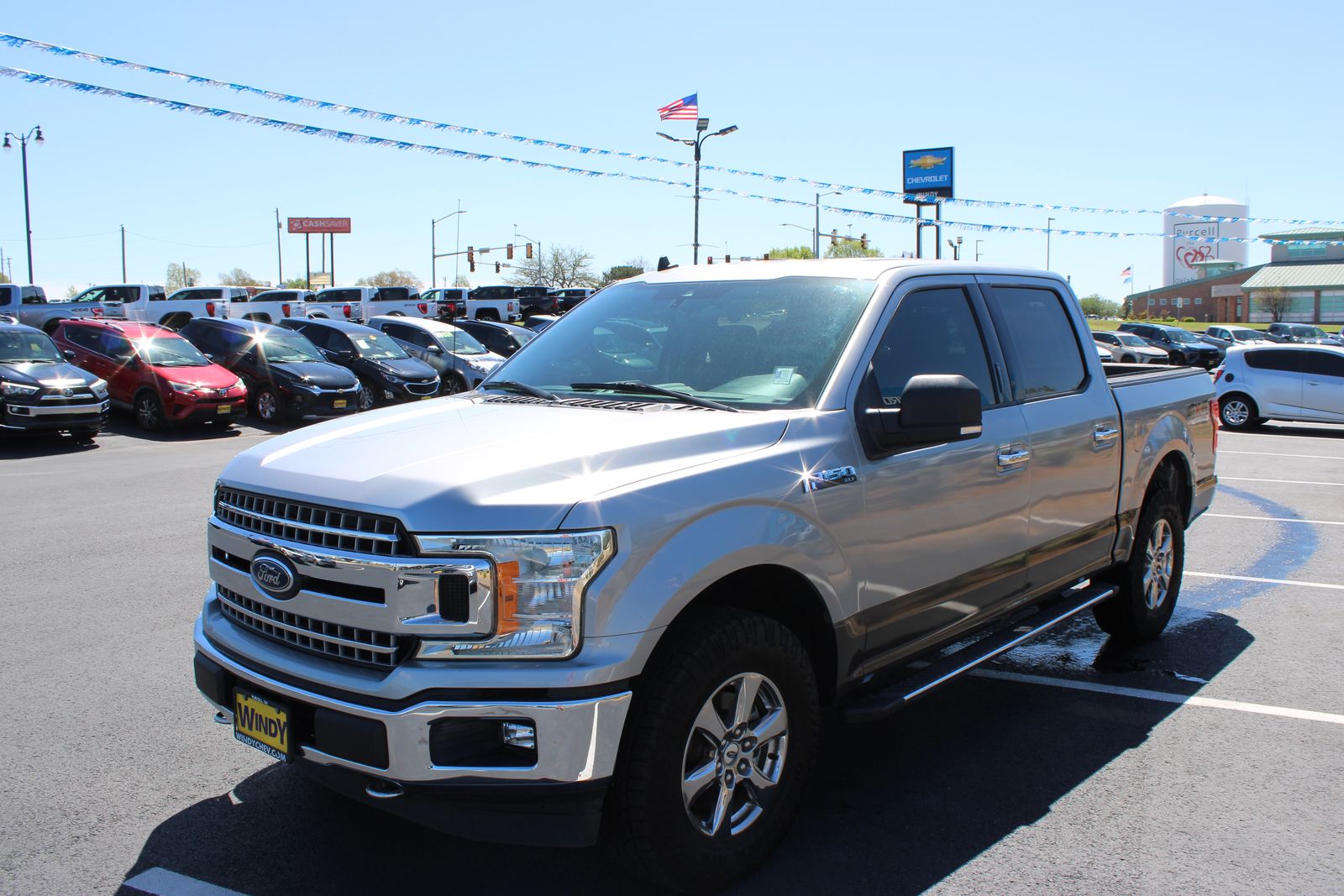 View vehicle photo 4