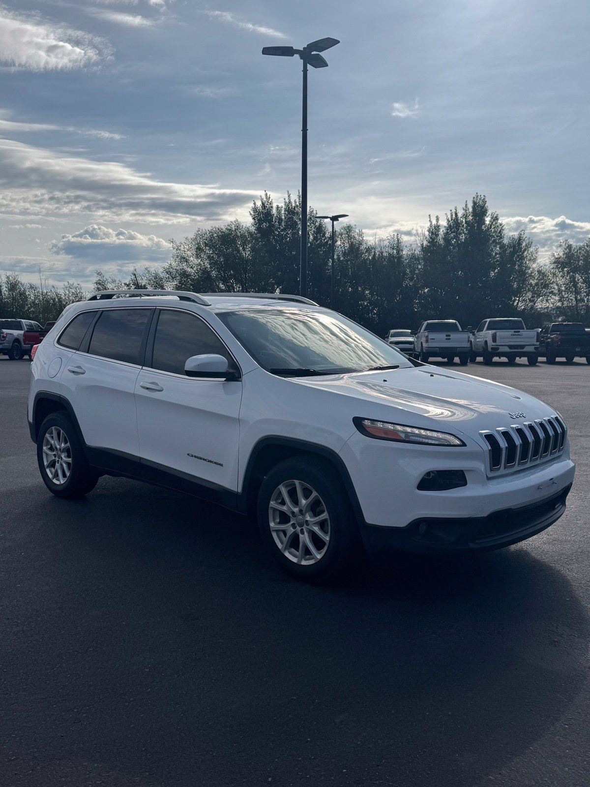 Used 2017 Jeep Cherokee SUV