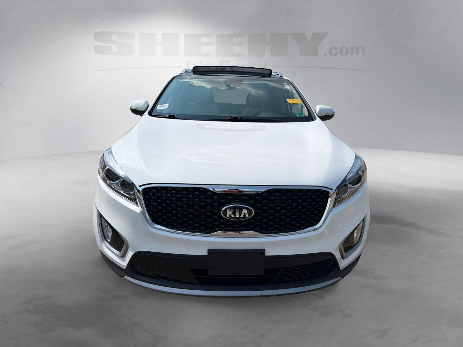 Used 2018 White Kia EX image 18