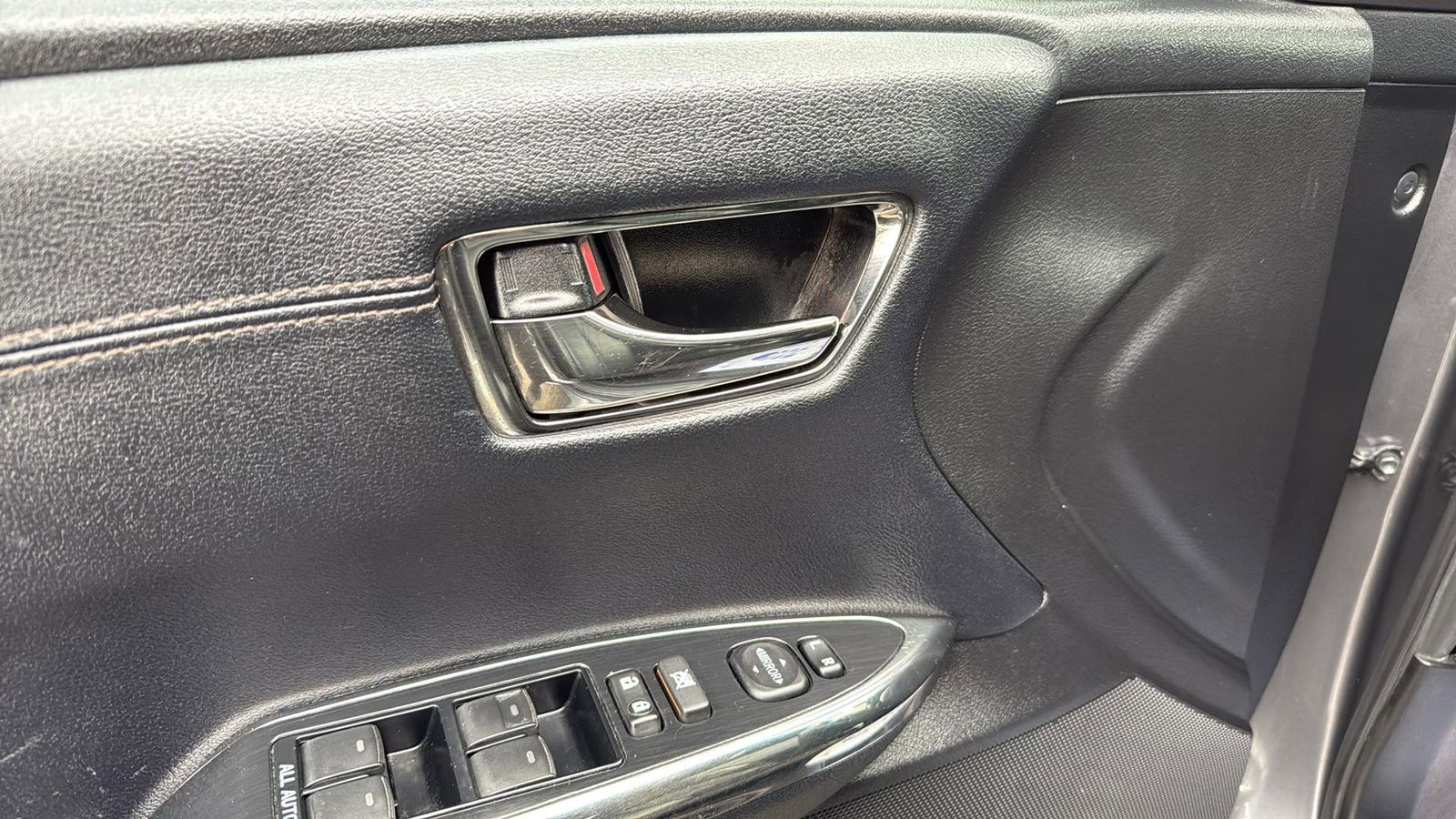 Used Car 2018 Toyota Avalon  Xle Plus For Sale Under $20,000 In Austin, Texas