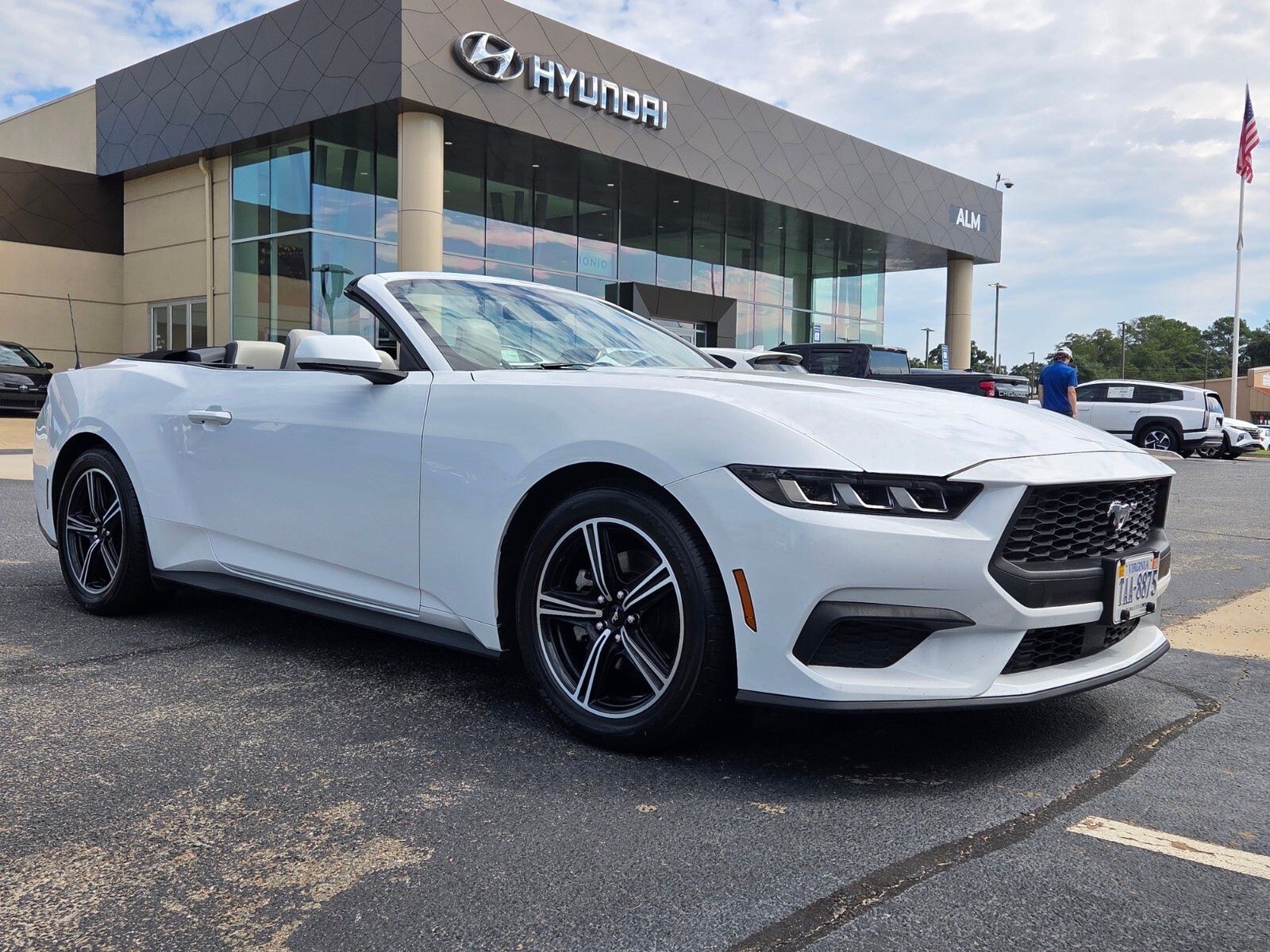 Oxford White 2024 Ford Mustang Convertible Rear-Wheel Drive Automatic
