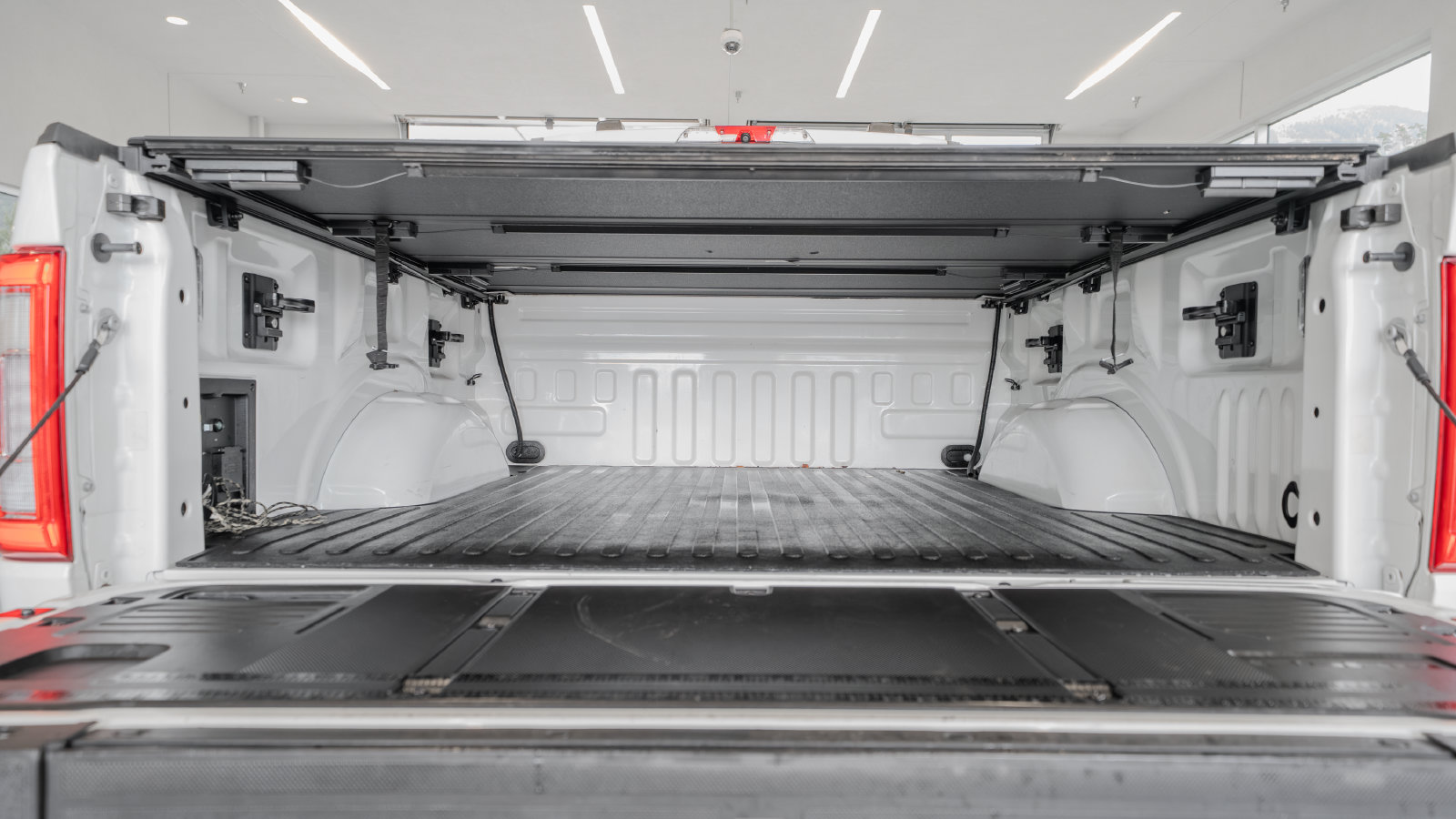 2022 Ford F-150 Platinum — foto completa 33 de 33