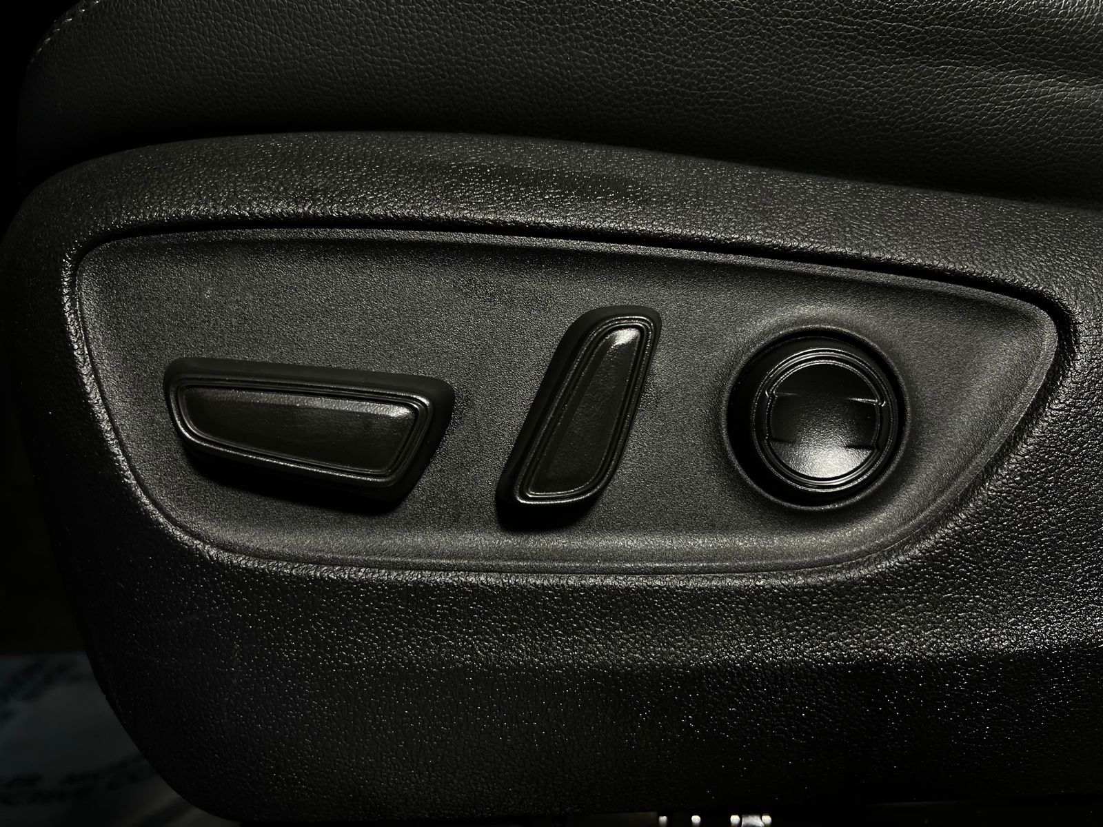 Thumbnail: 2021 Toyota Highlander - 14