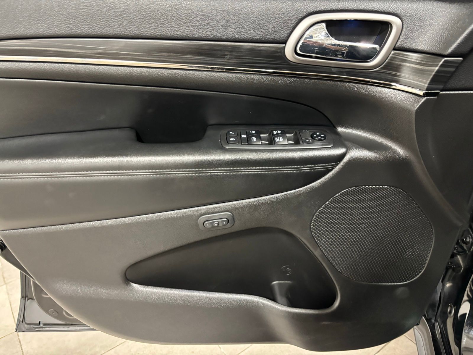 Used Car 2019 Jeep Grand Cherokee  Limited For Sale Under $20,000 In Austin, Texas