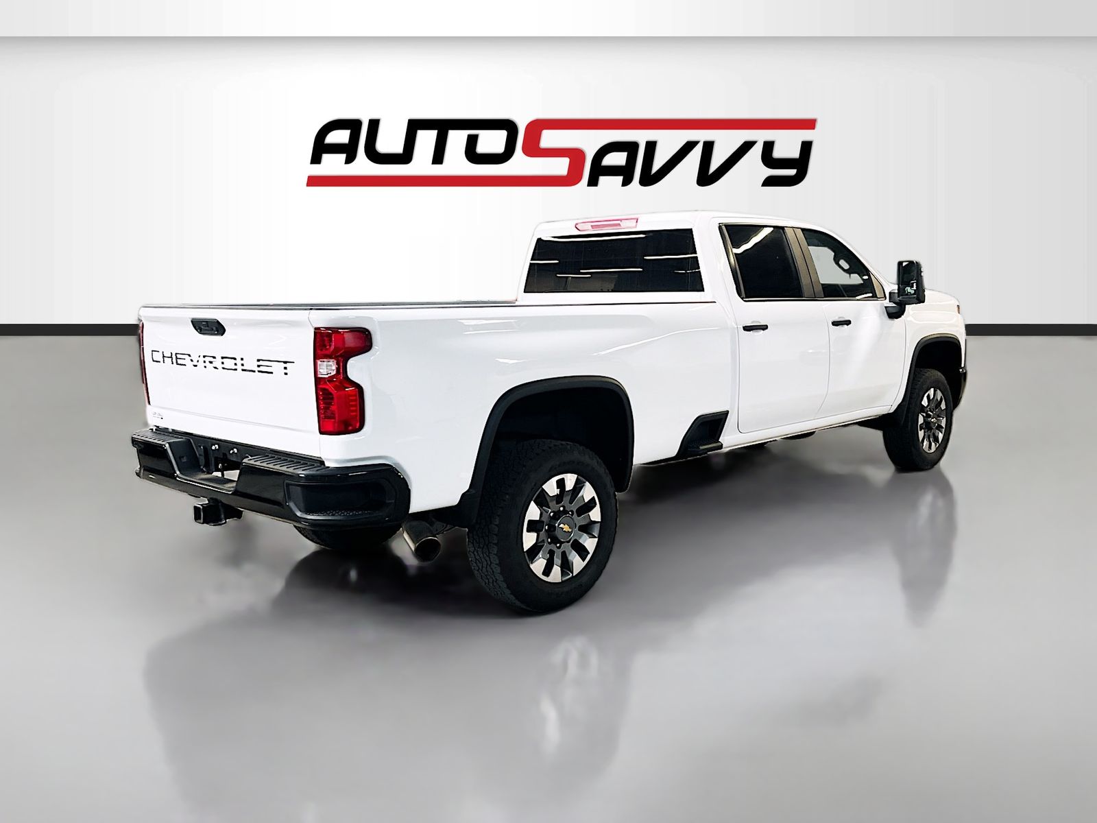 Used 2024 White Chevrolet Custom image 7