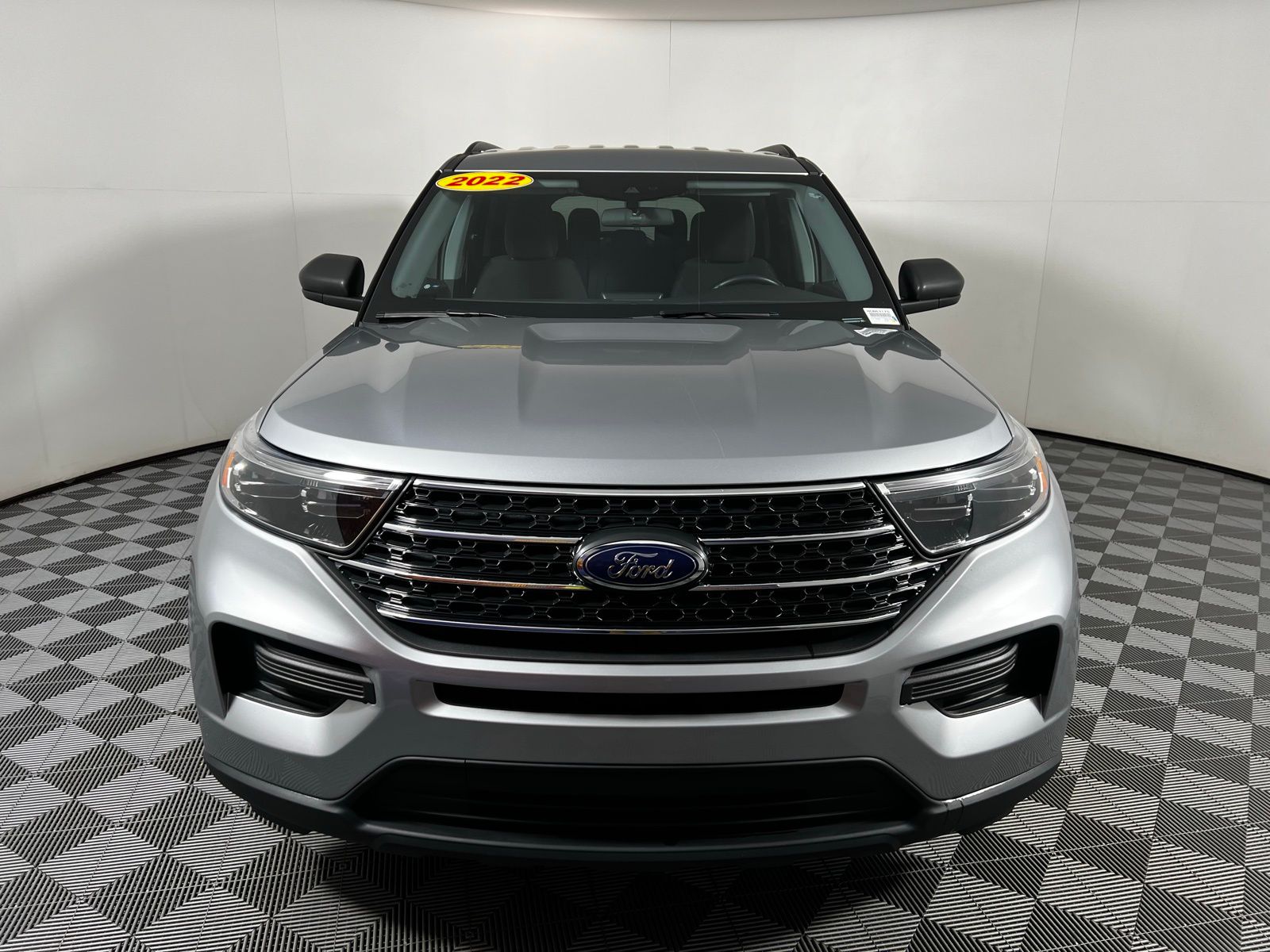 2022 Ford Explorer XLT 2