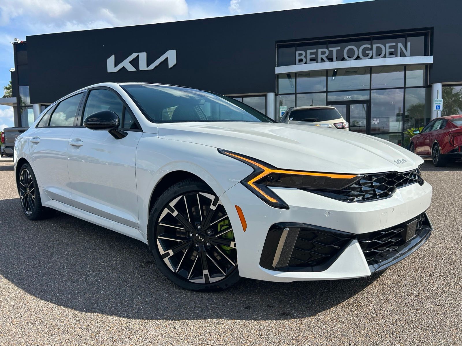 New 2025 Kia K5 GT FWD 4D Sedan