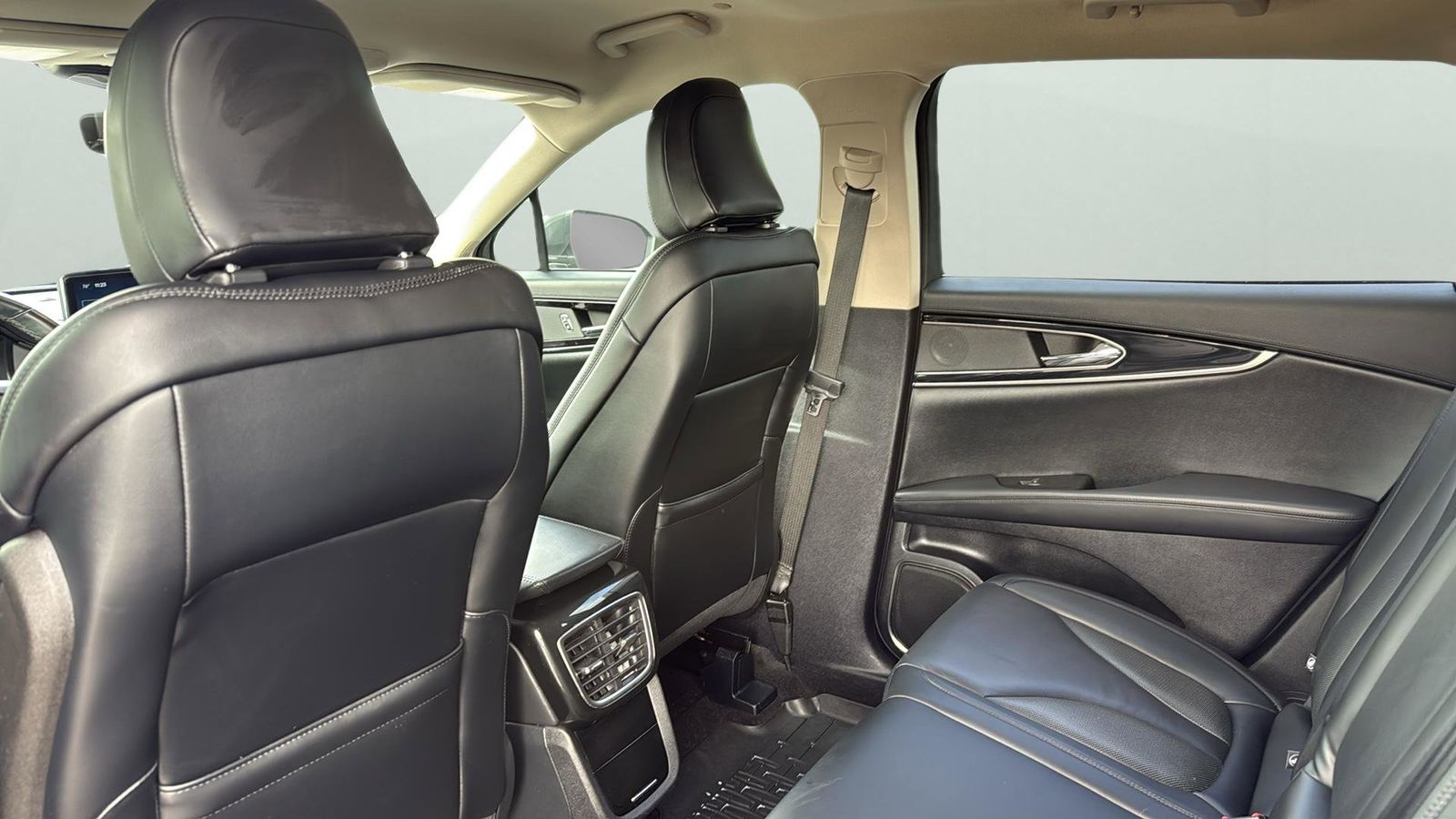 Used Car 2021 Lincoln Nautilus  Standard For Sale Under $30,000 In Austin, Texas