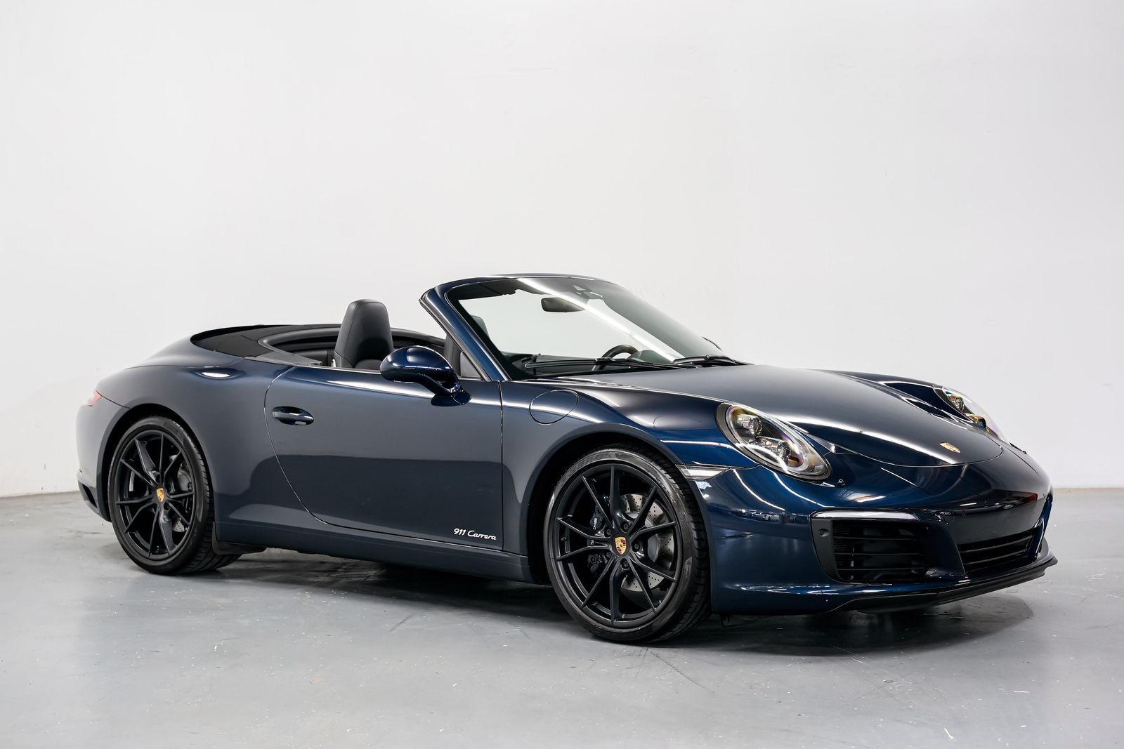 Night Blue Metallic 2017 Porsche 911 Convertible Rear-Wheel Drive 7-Speed Automatic