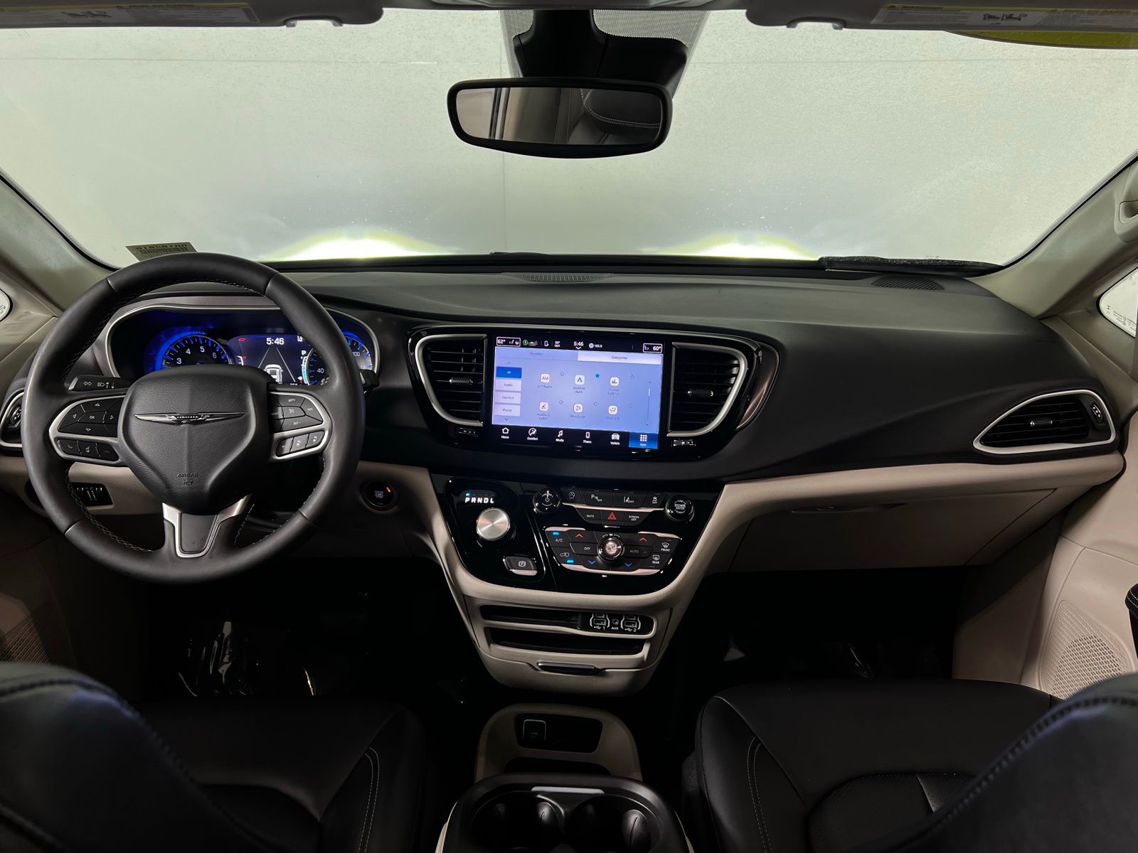 Thumbnail: 2024 Chrysler Pacifica - 27