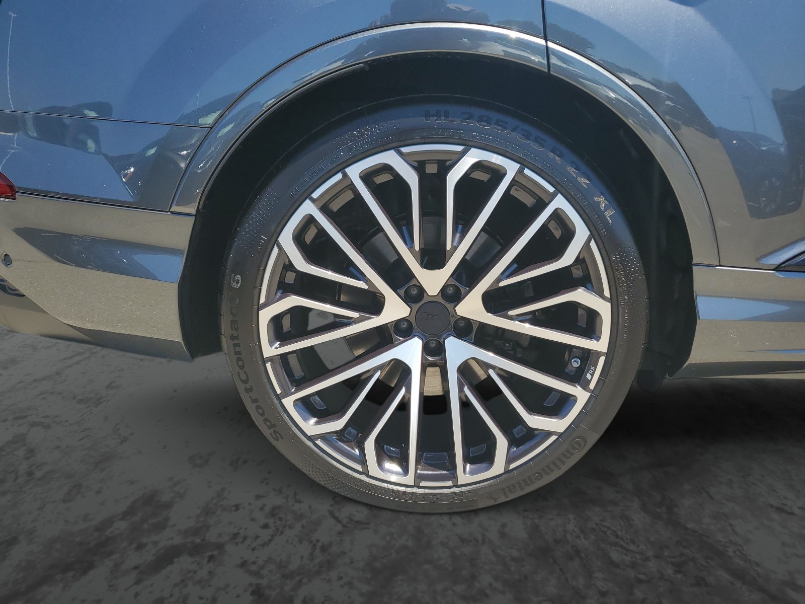 Vehicle photo