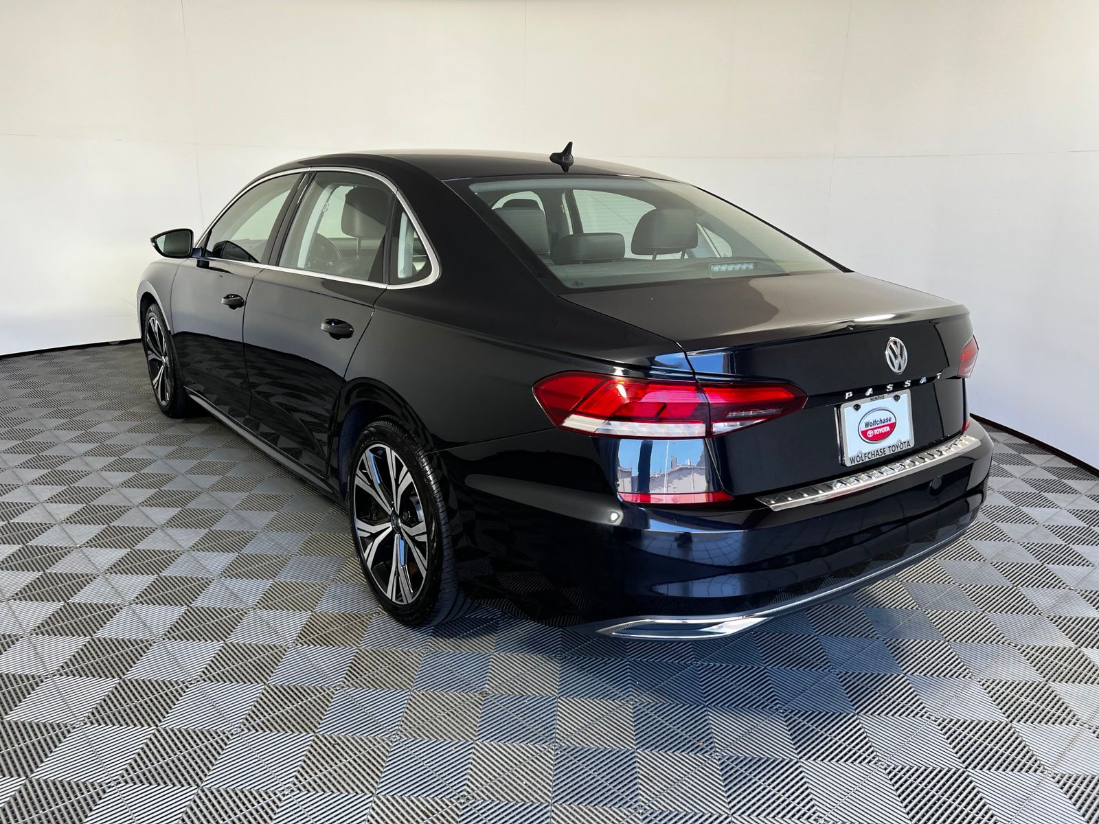 Thumbnail: 2022 Volkswagen Passat - 7
