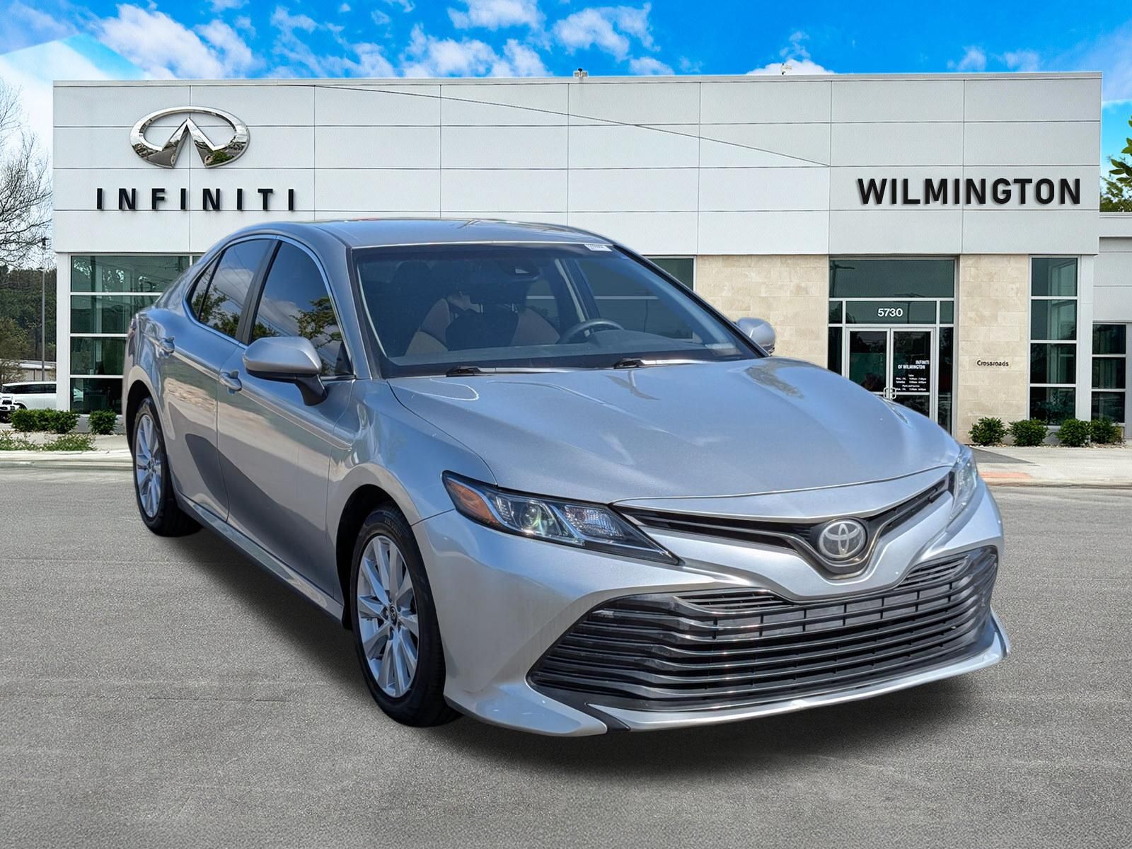 Celestial Silver/Midnight Black Metallic 2018 Toyota Camry LE Sedan Front-Wheel Drive 8-Speed Automatic