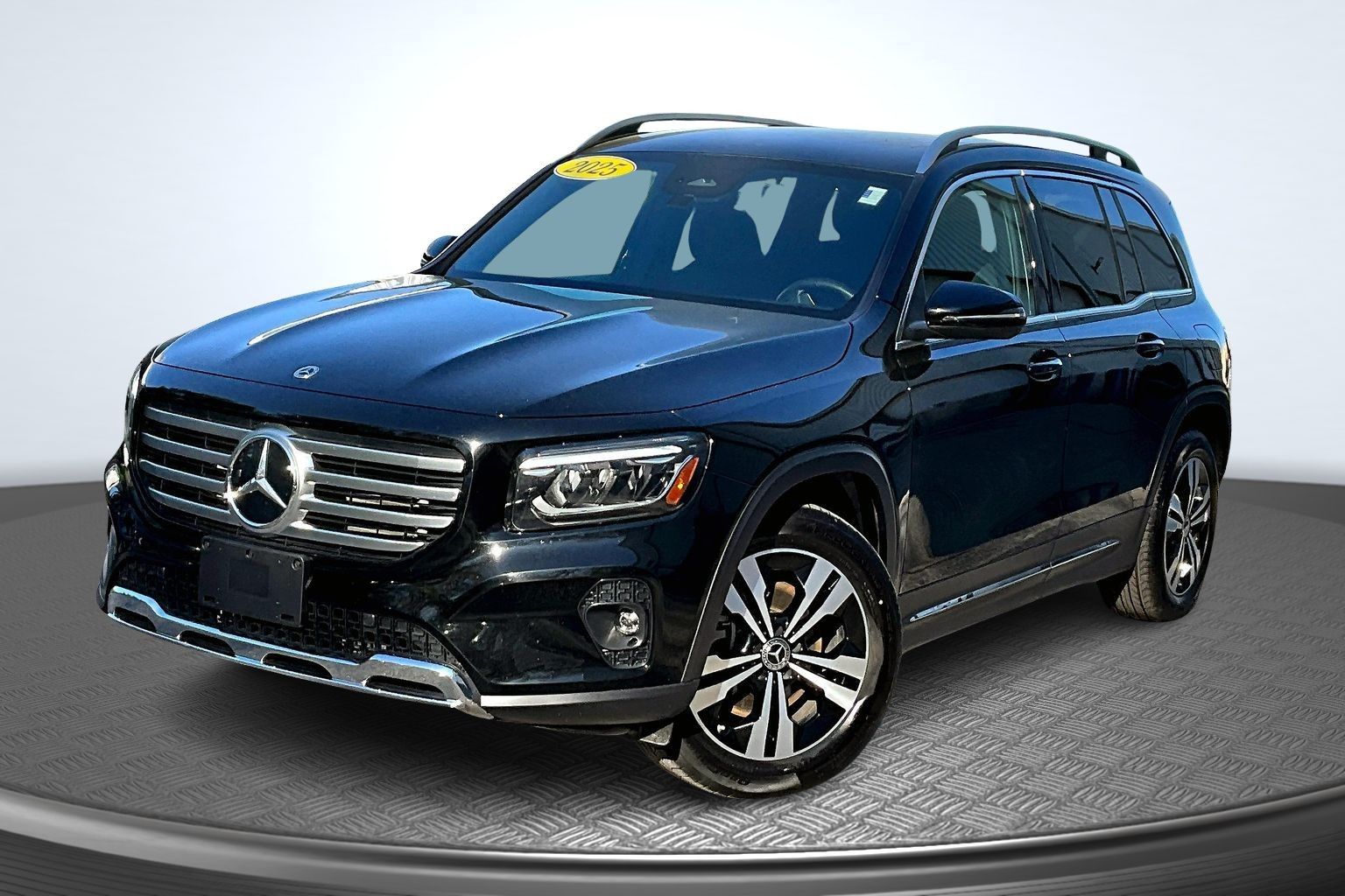 Black 2025 Mercedes-Benz GLB SUV / Crossover Front-Wheel Drive 8-Speed Dual Clutch