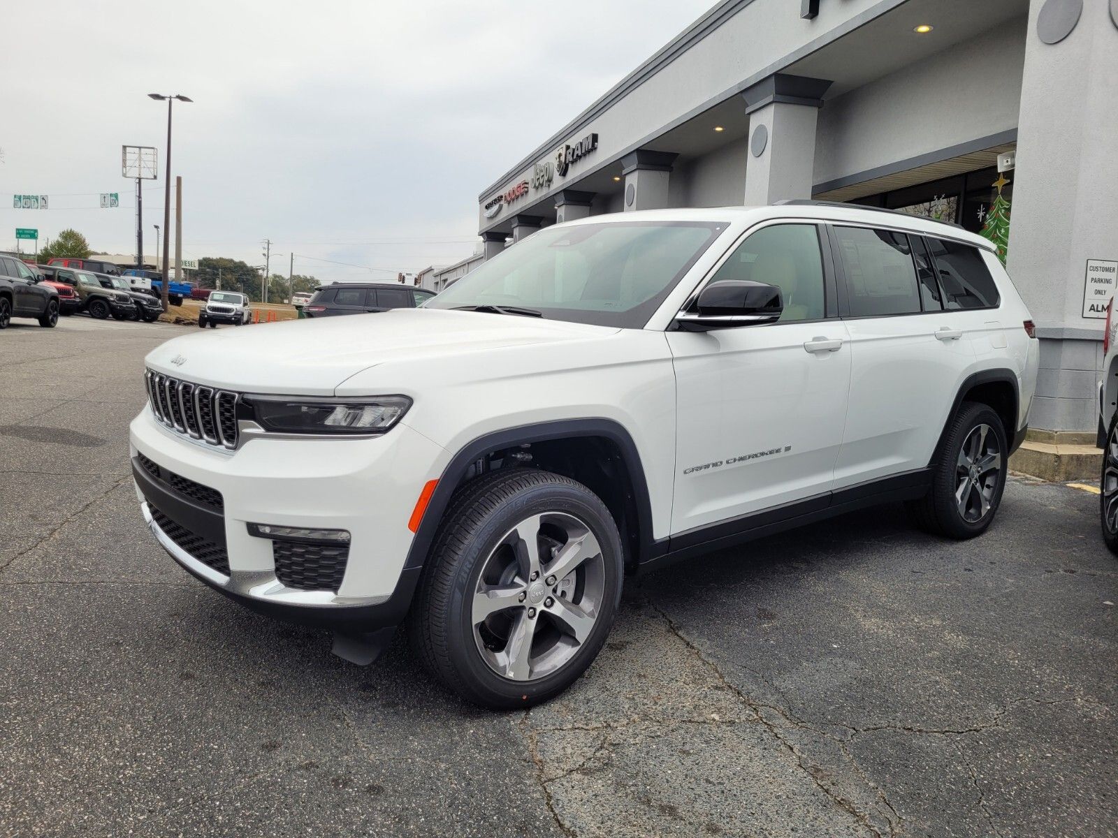 Bright White Clearcoat 2025 Jeep Grand Cherokee L Limited 4WD SUV / Crossover Four-Wheel Drive 8-Speed Automatic