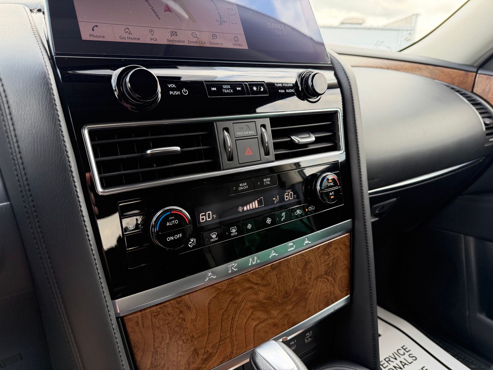 2021 Nissan Armada image 23