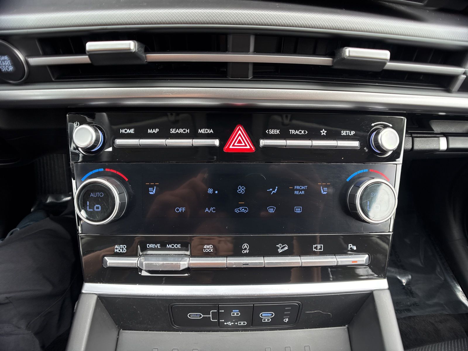 Used 2024 White Hyundai SEL image 24