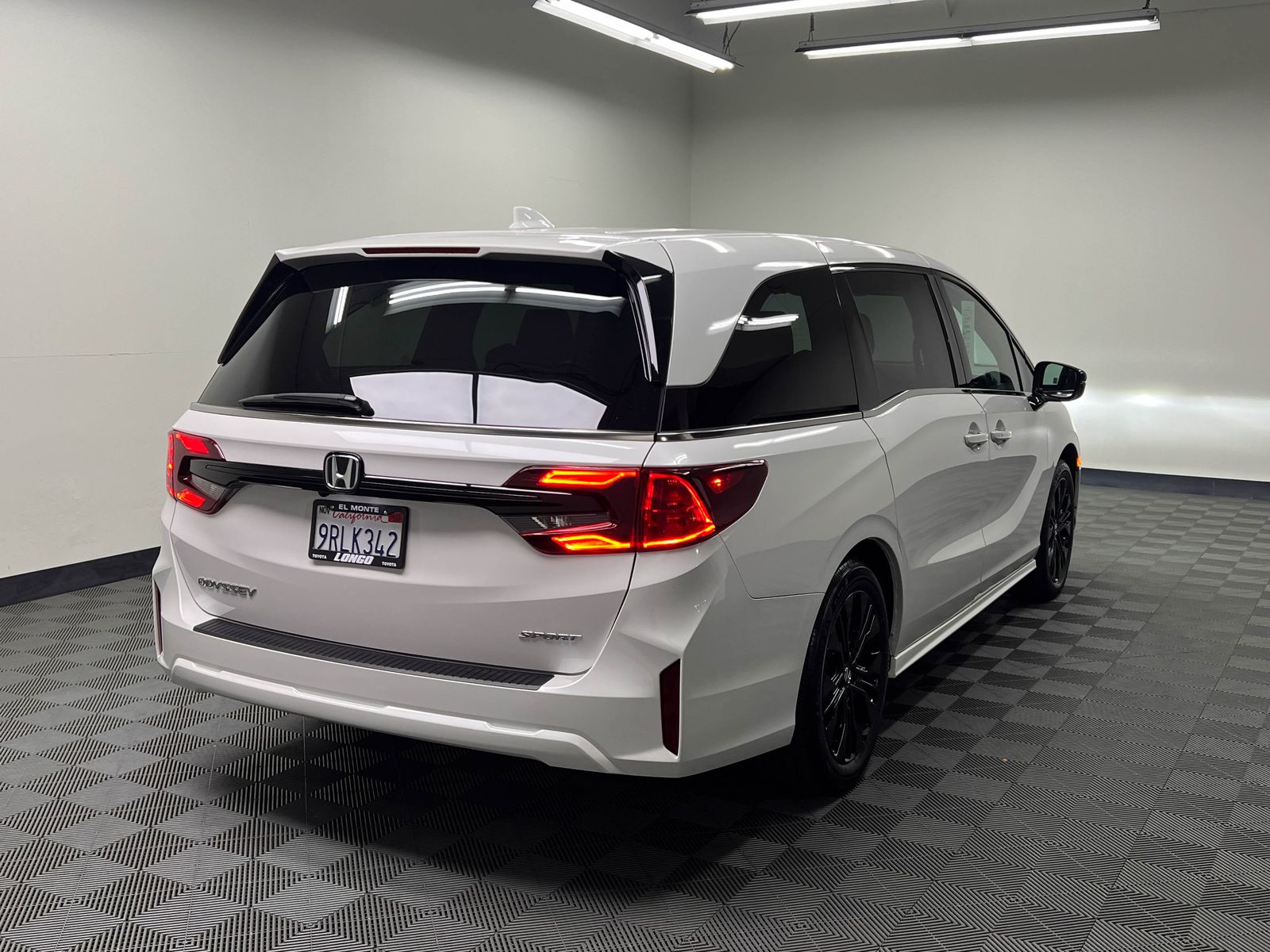 used 2025 Honda Odyssey car, priced at $35,888