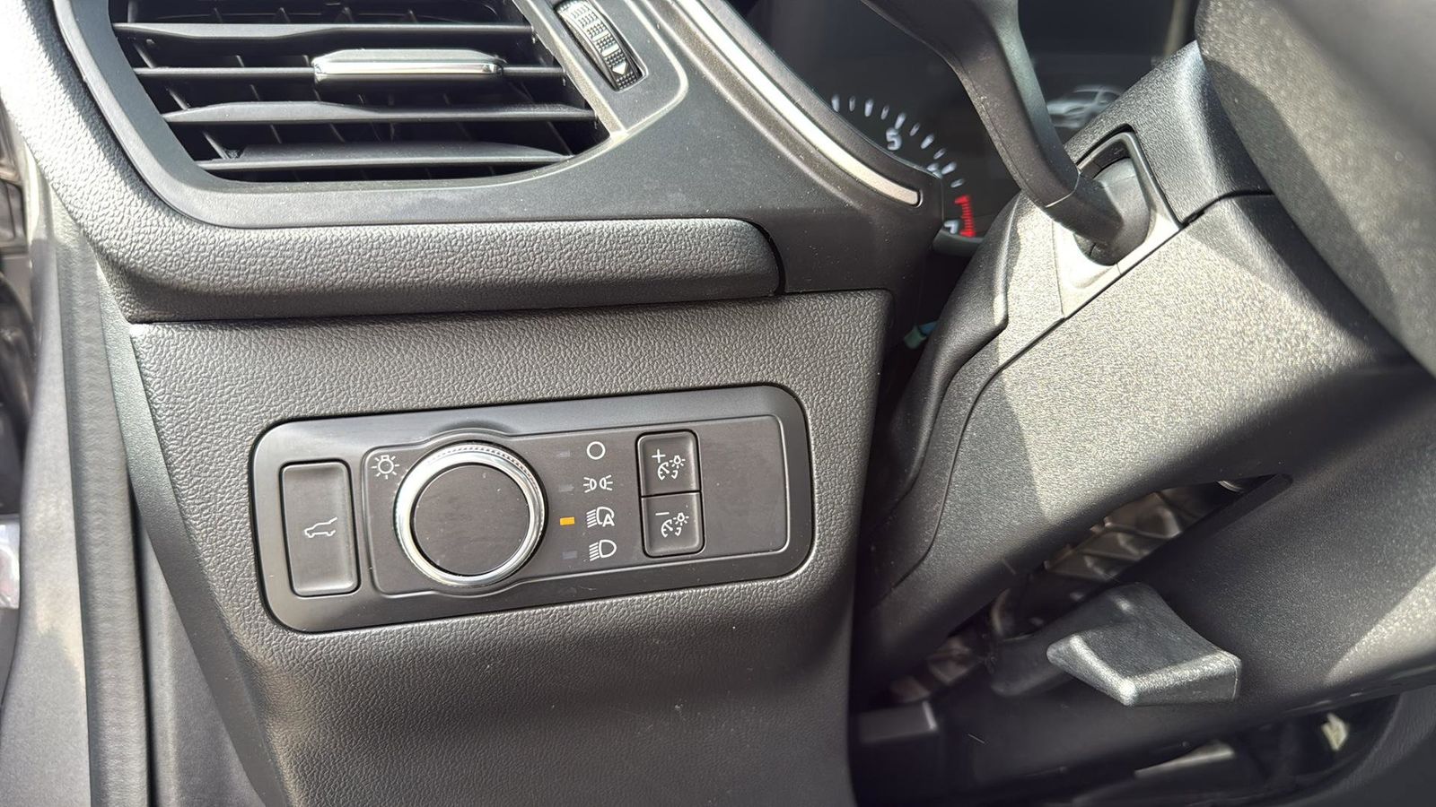 Used Car 2021 Ford Escape  Se For Sale Under $20,000 In Austin, Texas