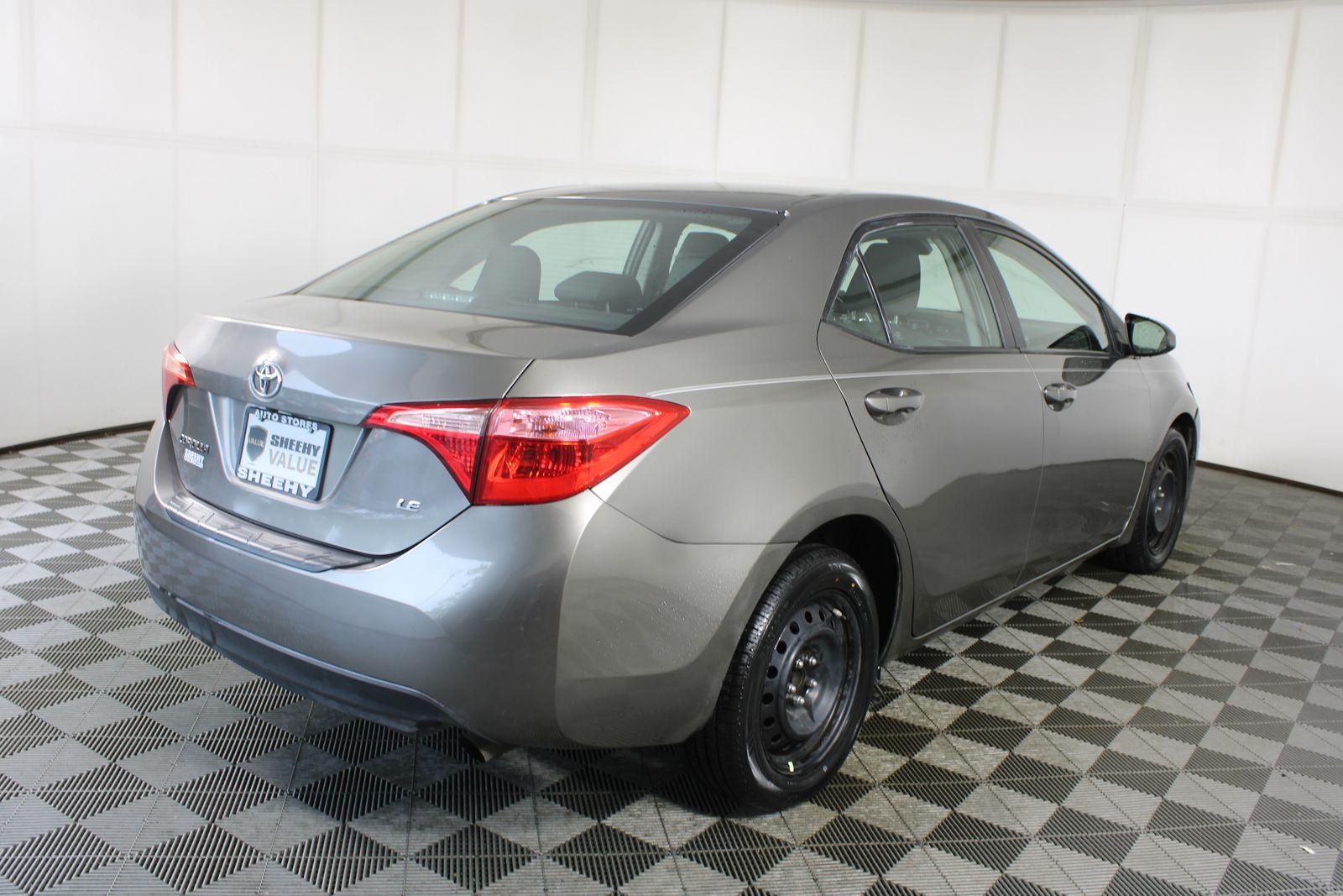 View vehicle photo 6