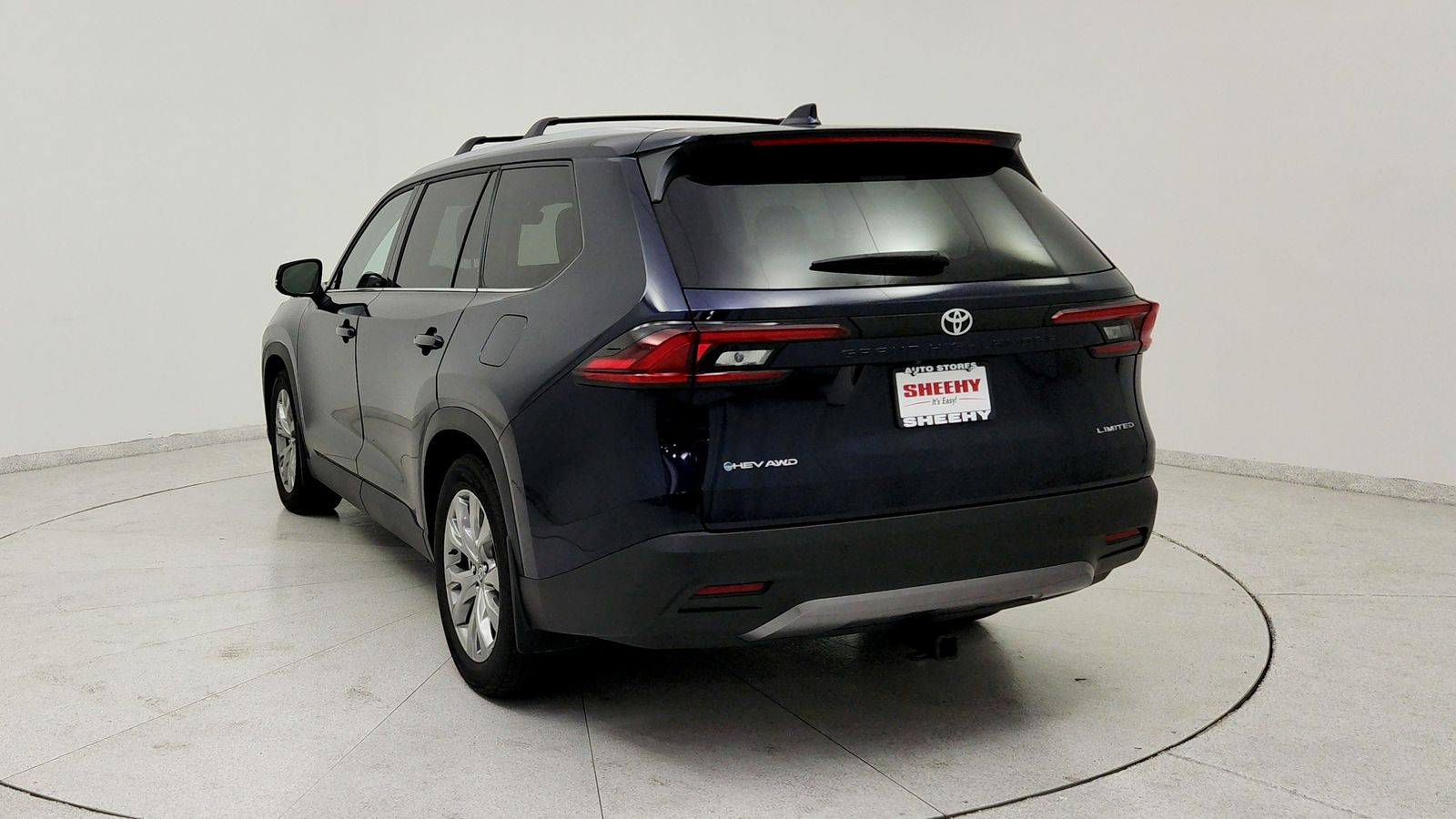 Used 2025  Toyota Limited image 5