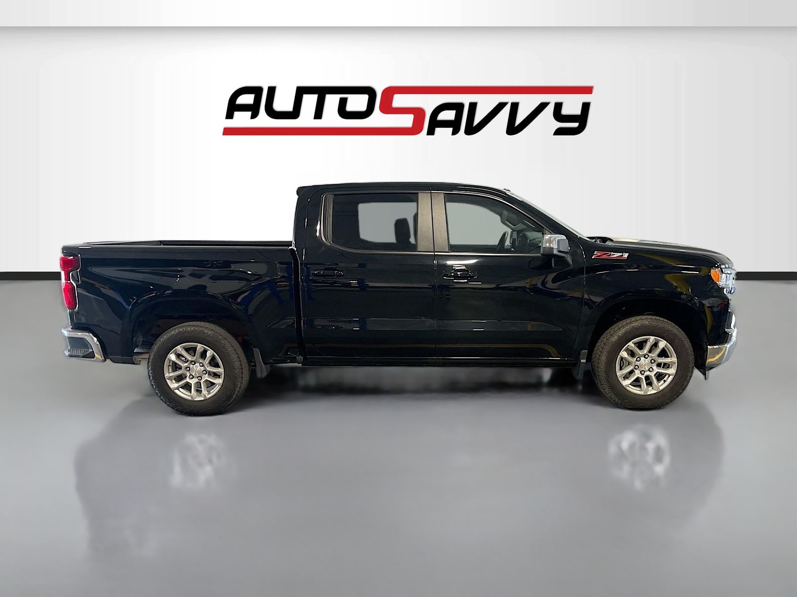 Used 2025 Black Chevrolet LT image 8