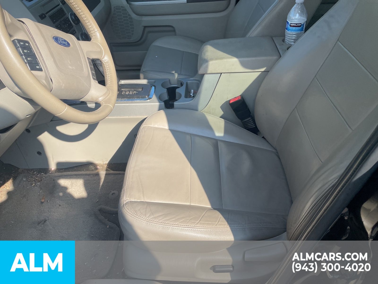 2011 Ford Escape XLT photo 9