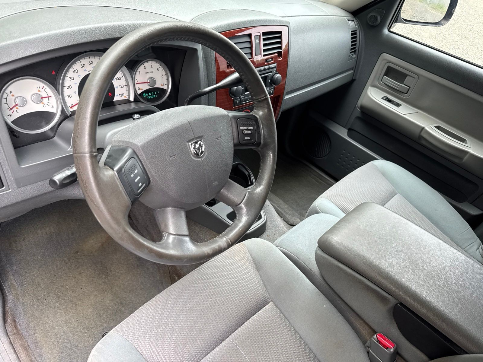 Used 2005 Blue Dodge SLT image 20