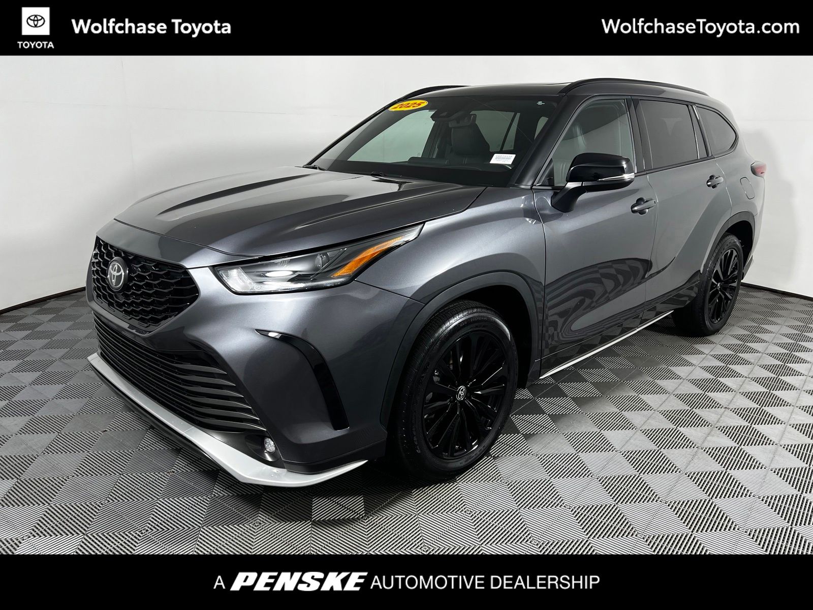 Magnetic Gray Metallic 2025 Toyota Highlander XSE AWD SUV / Crossover All-Wheel Drive 8-Speed Automatic