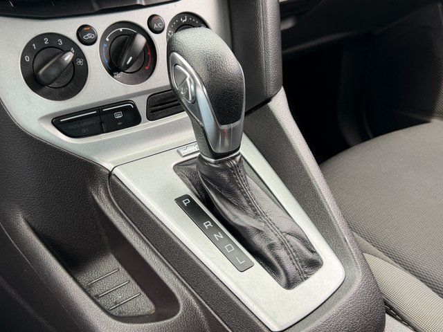 Used 2014 Sterling Gray Metallic Ford SE image 21