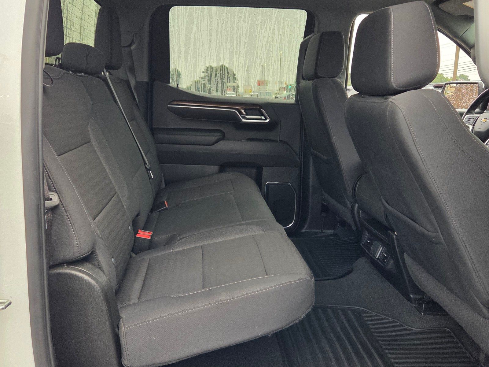 Used 2025 White Chevrolet LT image 15