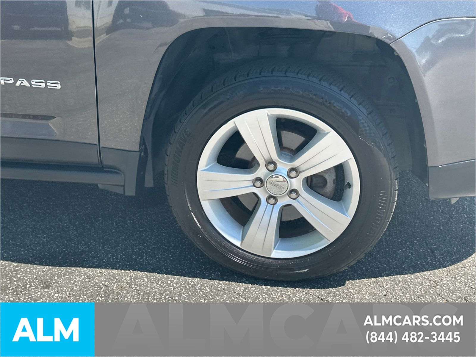 Used 2016 Granite Crystal Clearcoat Metallic Jeep Latitude image 28