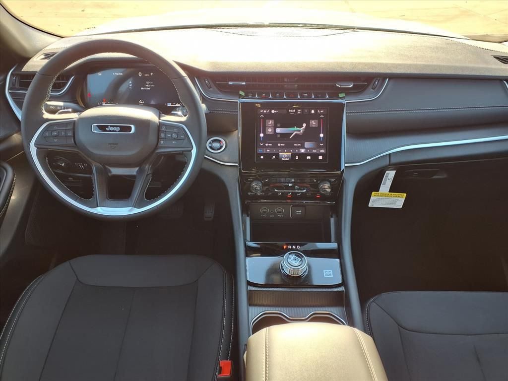 2025 Jeep Grand Cherokee Laredo - 5