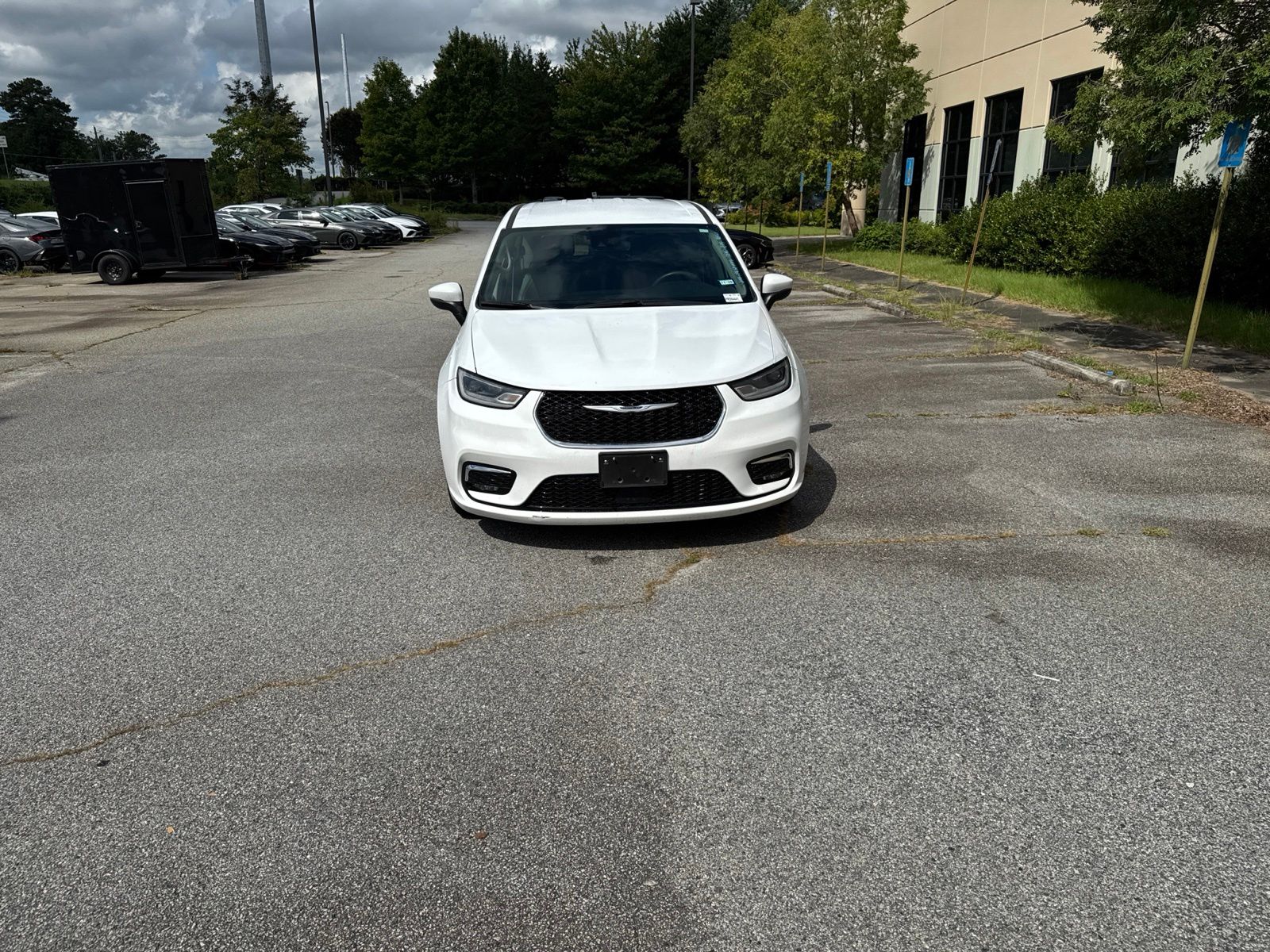 Used 2023 White Chrysler Touring L image 7