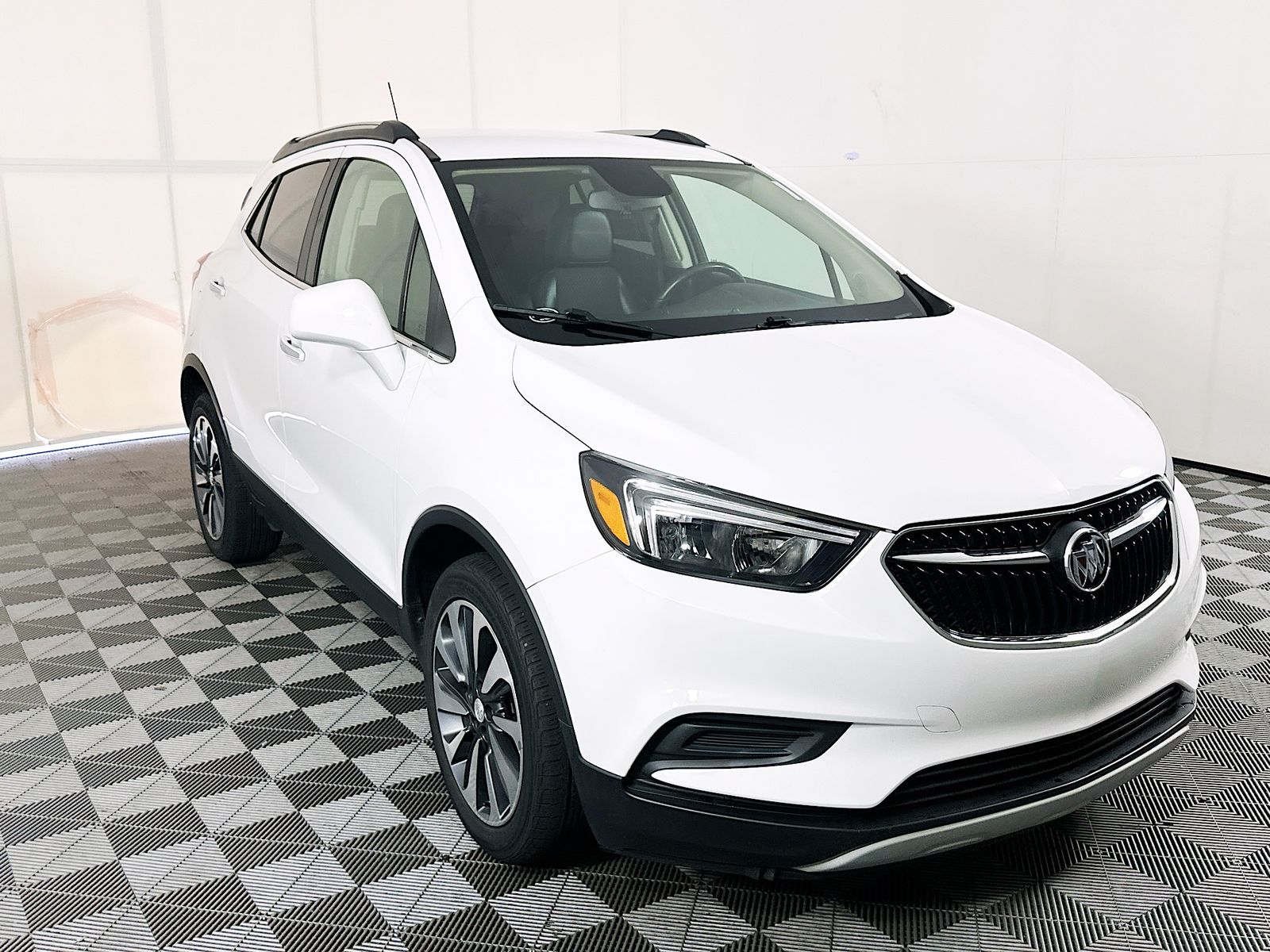Summit White 2021 Buick Encore Preferred FWD SUV / Crossover Front-Wheel Drive 6-Speed Automatic Overdrive