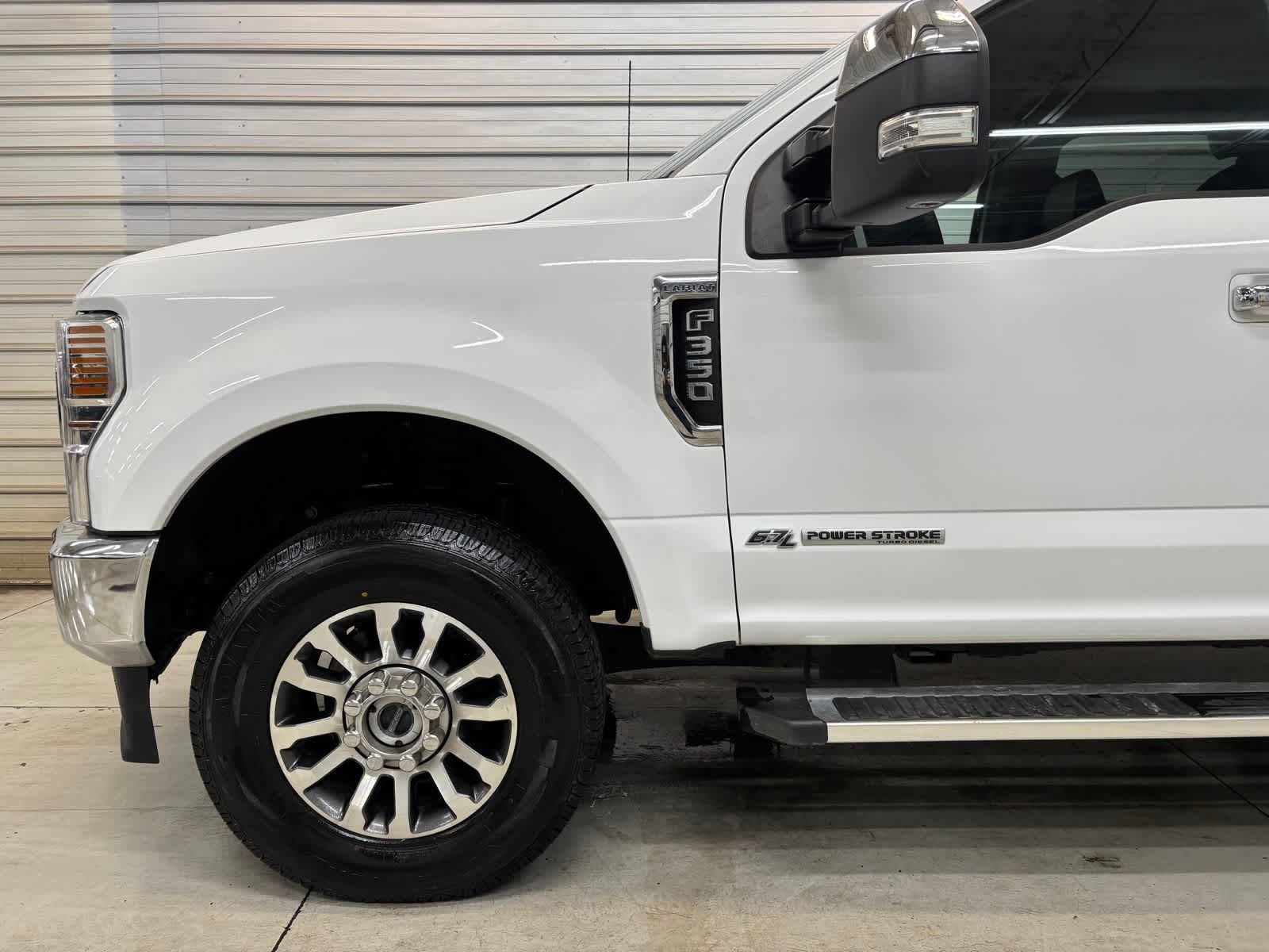 2022 Ford F-350 Super Duty Lariat - Image 4