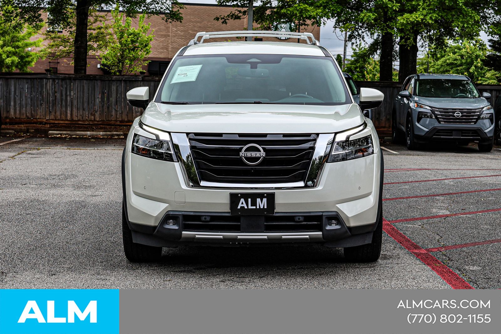 Used 2022 White Nissan SL image 12