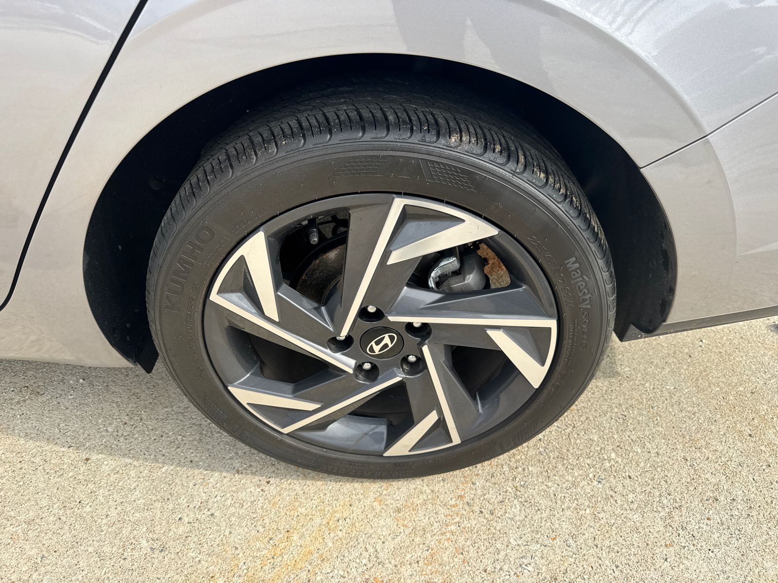 Certified Used 2025 Fluid Metal Hyundai SEL Sport image 19