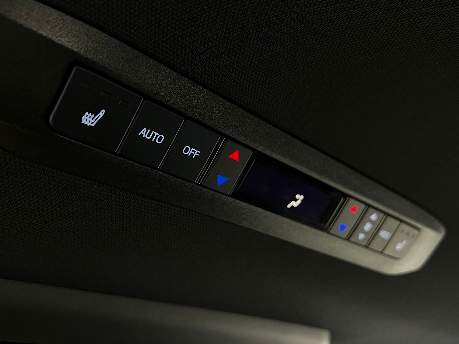 2025 Toyota Sienna Platinum 25