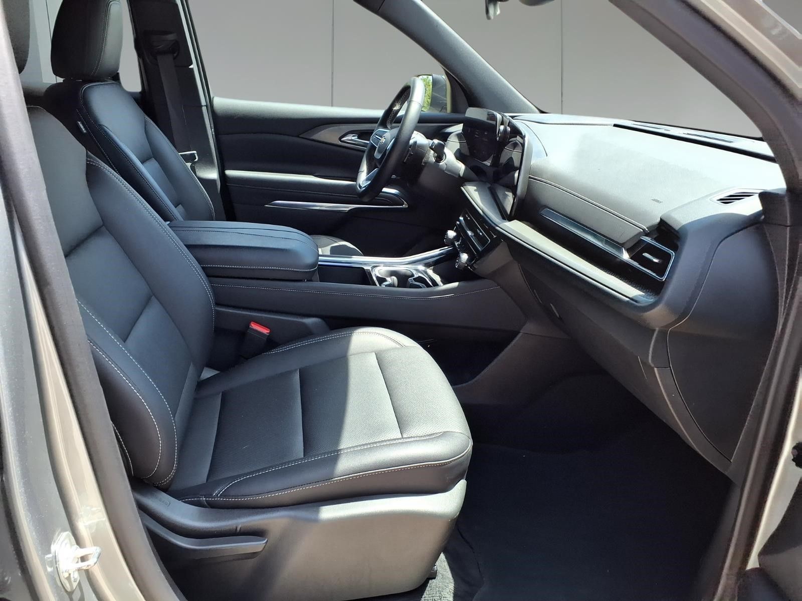 2025 Chevrolet Traverse LT Gray at Big Star Buick GMC