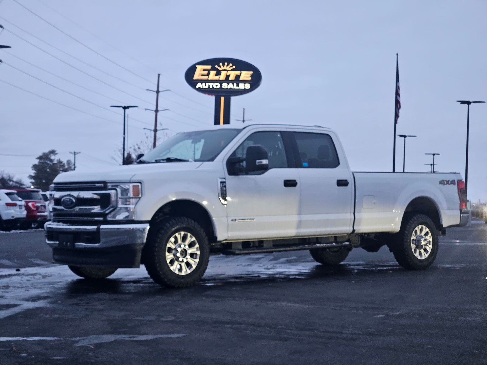 2022 Ford F-350 Super Duty XLT's photo