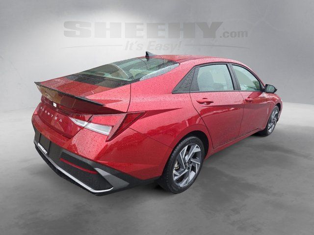 Used 2025 Red Hyundai SEL Sport image 12