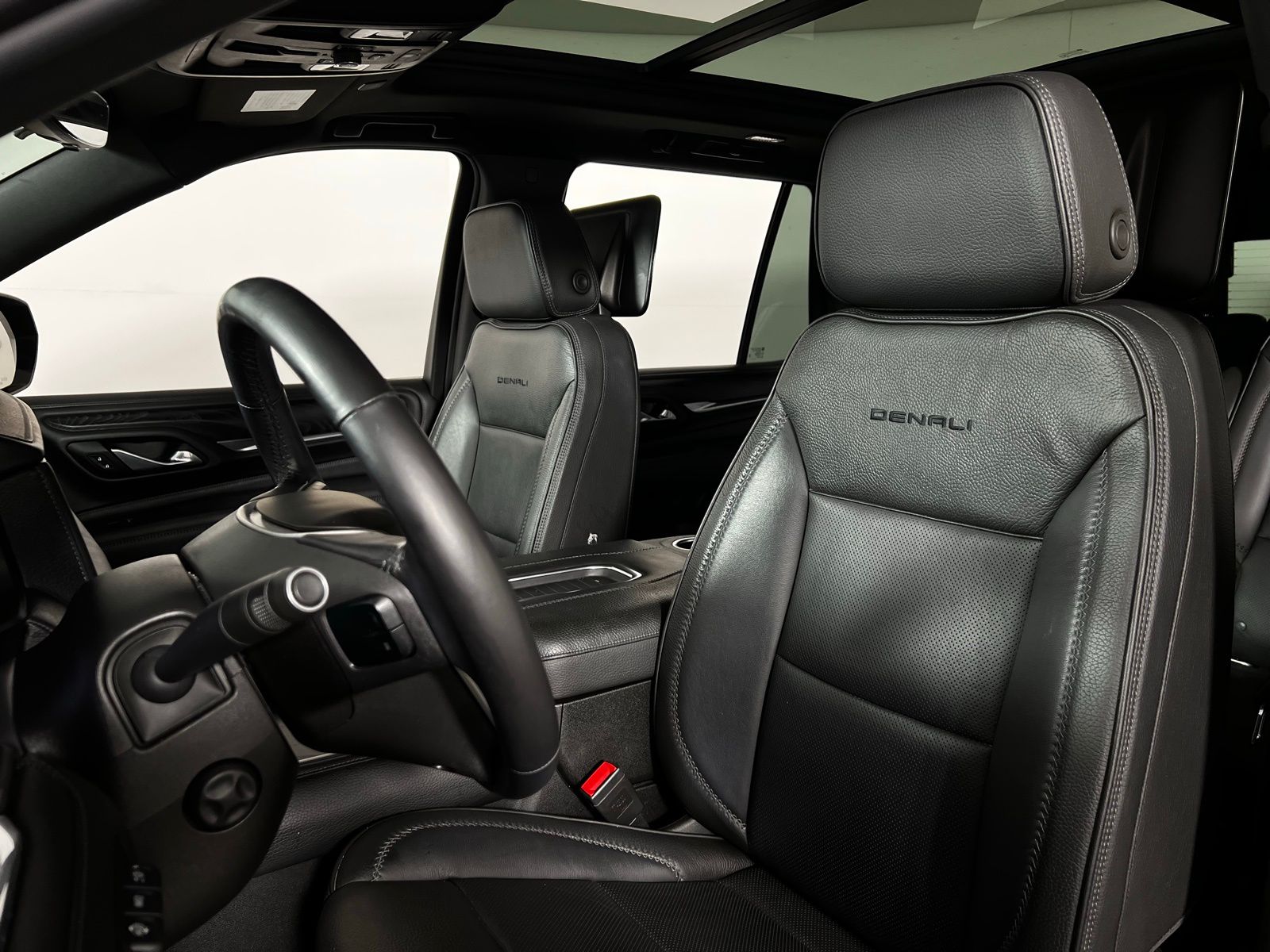 2021 GMC Yukon Denali 10