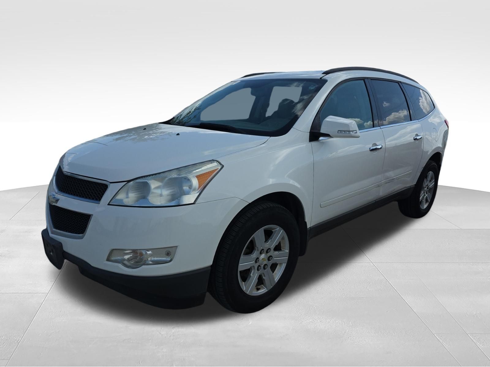 2011 Chevrolet Traverse 2LT FWD's photo