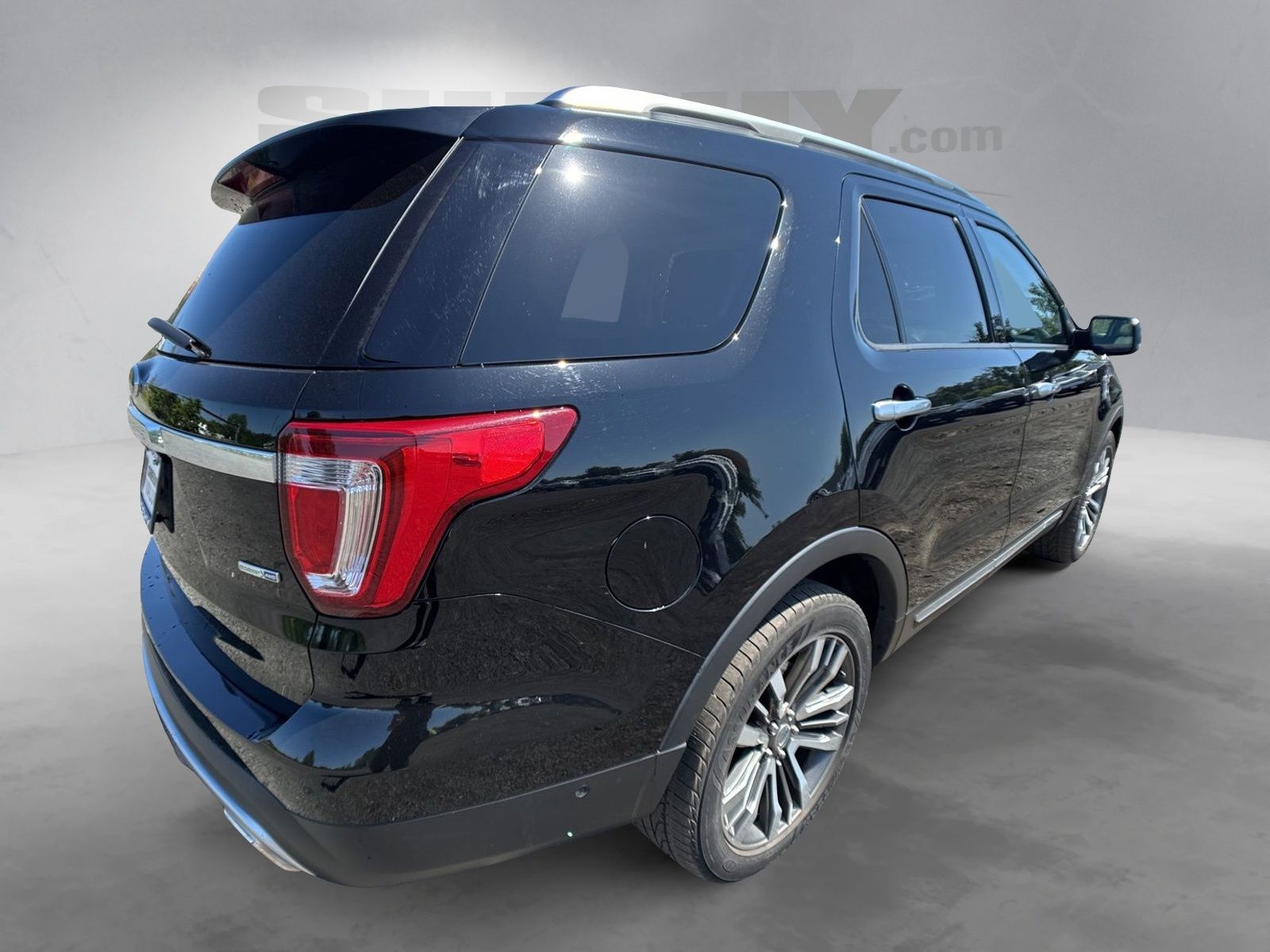 Used 2017 Shadow Black Ford Platinum image 12