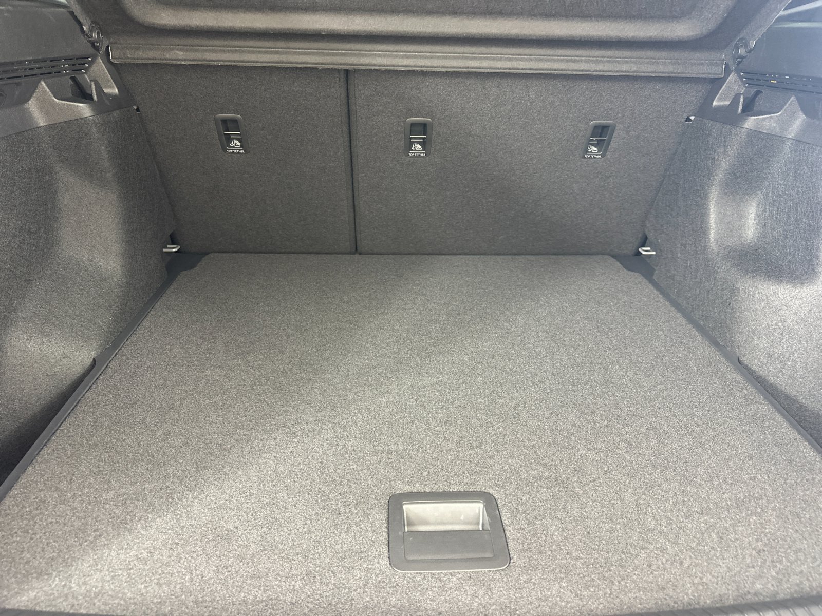 2023 Volkswagen ID.4 Pro — foto completa 15 de 28
